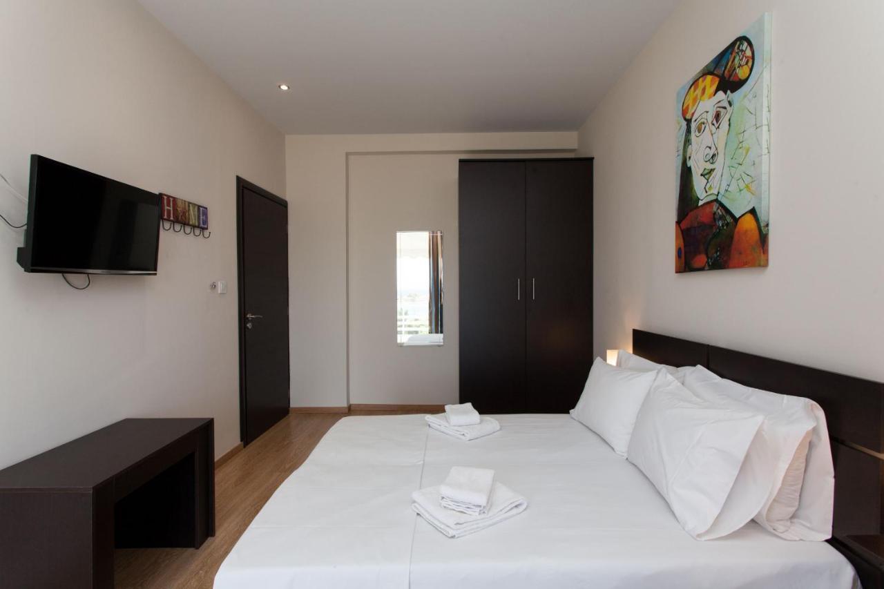 Modern Apt In Glyfada A Breath Away From The Sea - The View Athens Exterior photo
