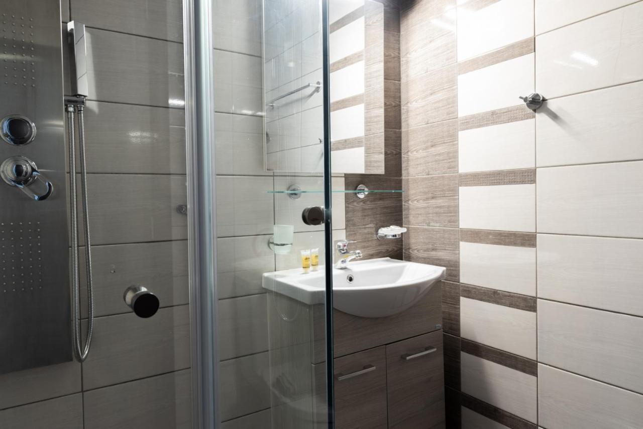 Modern Apt In Glyfada A Breath Away From The Sea - The View Athens Exterior photo