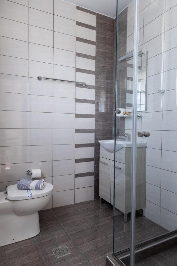Modern Apt In Glyfada A Breath Away From The Sea - The View Athens Exterior photo